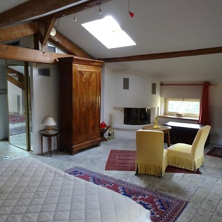 Bed and Breakfast Gentilhommiere De Collonges Prisse Экстерьер фото