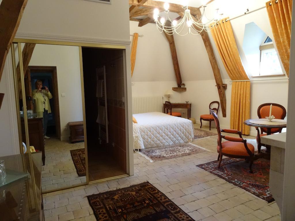 Bed and Breakfast Gentilhommiere De Collonges Prisse Номер фото